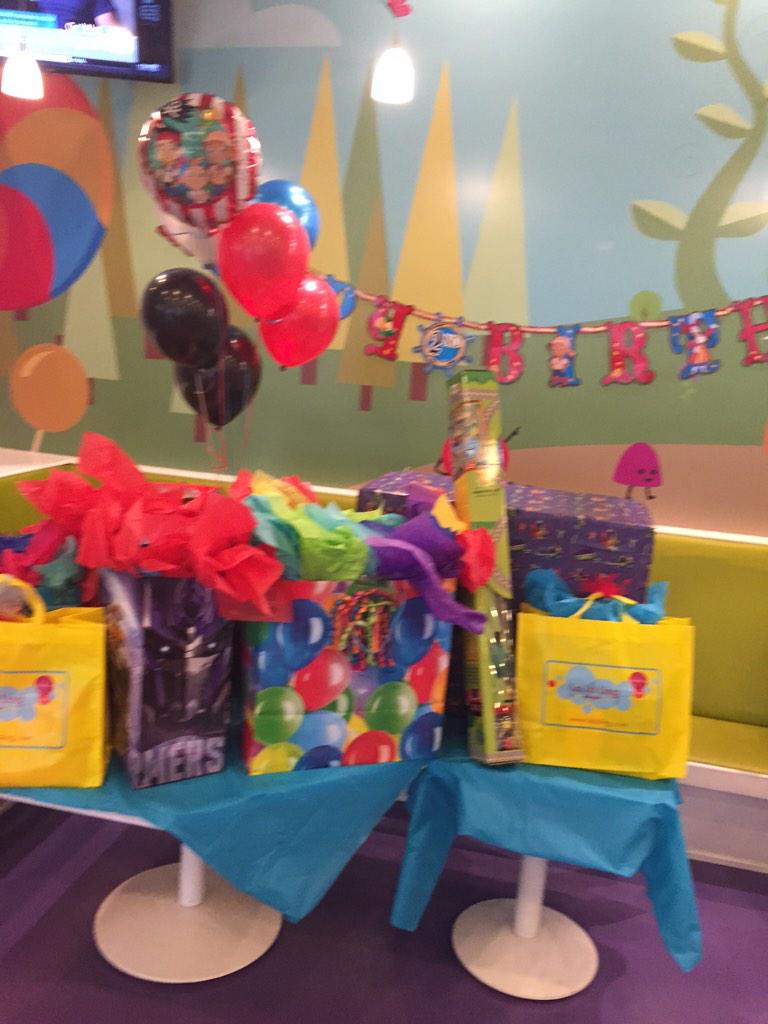 View image on Twitter